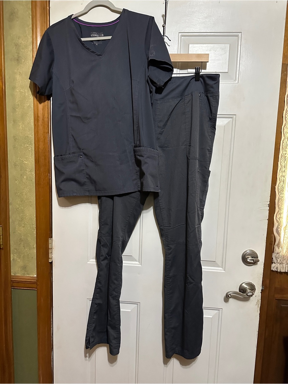 Healing Hands Purple Label Yoga Scrub Set Dark Gray XL Juliet Top XLT Tori Pants